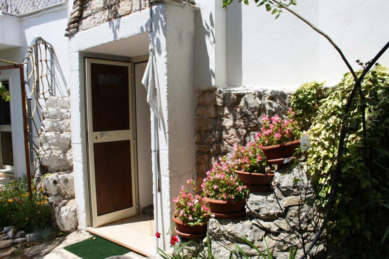 Mini Suite Alla Cascata Noci Exterior foto